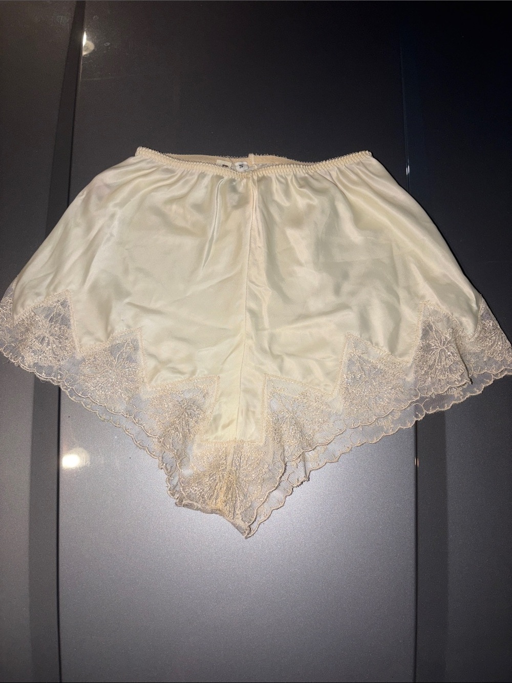 Guy Laroche small ivory shorts lace trim Paris made
